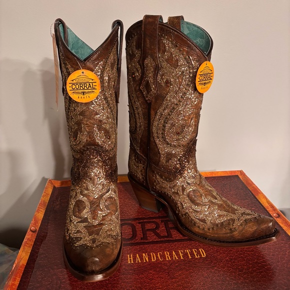 Corral Shoes - NWT Corral Brown Gold Glitter Trim Rhinestone Studded Leather Western Boots 7.5